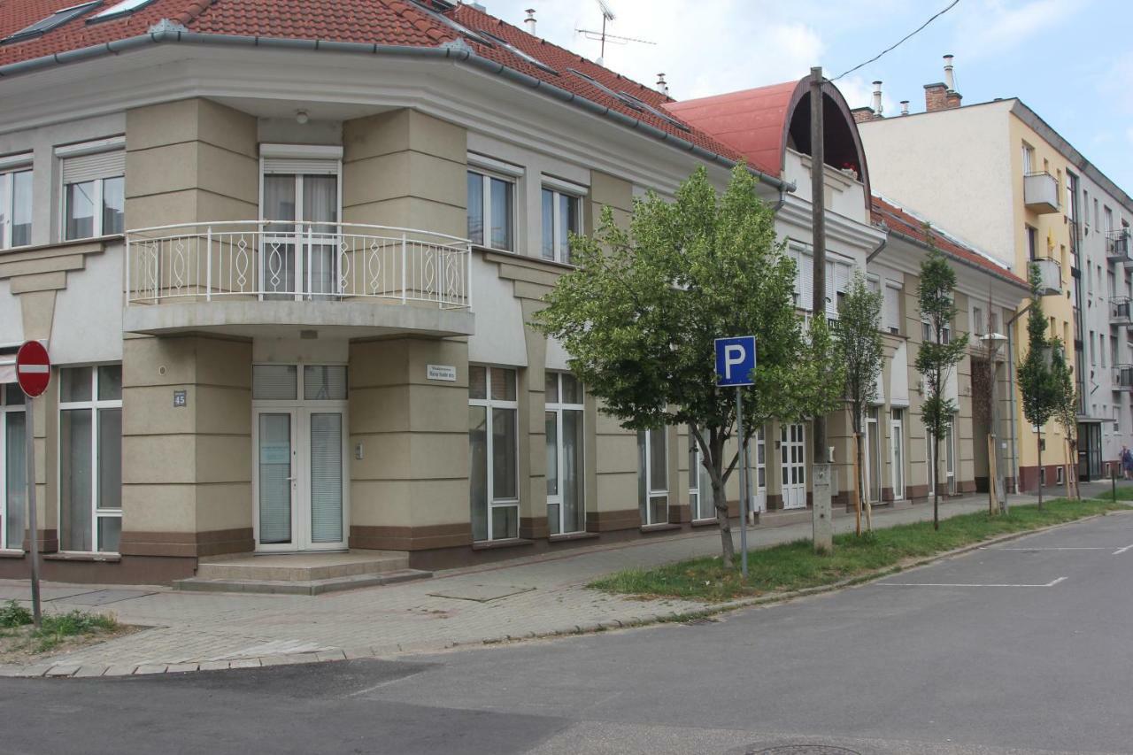 Mox Downtown Apartman Debrecen Exterior foto
